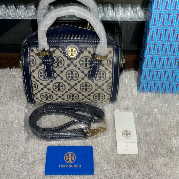 Tory Burch NWOT hand bag with shoulder strap! - Picture 6 of 9